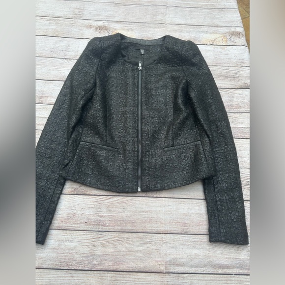 NWOT Joe’s zip up top size XS
Pit to pit: 15 1/2”
Length: 20” - Picture 3 of 8